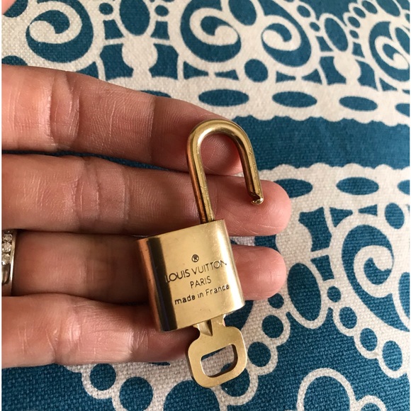 Louis Vuitton Lock and Key #310 - Picture 2 of 4